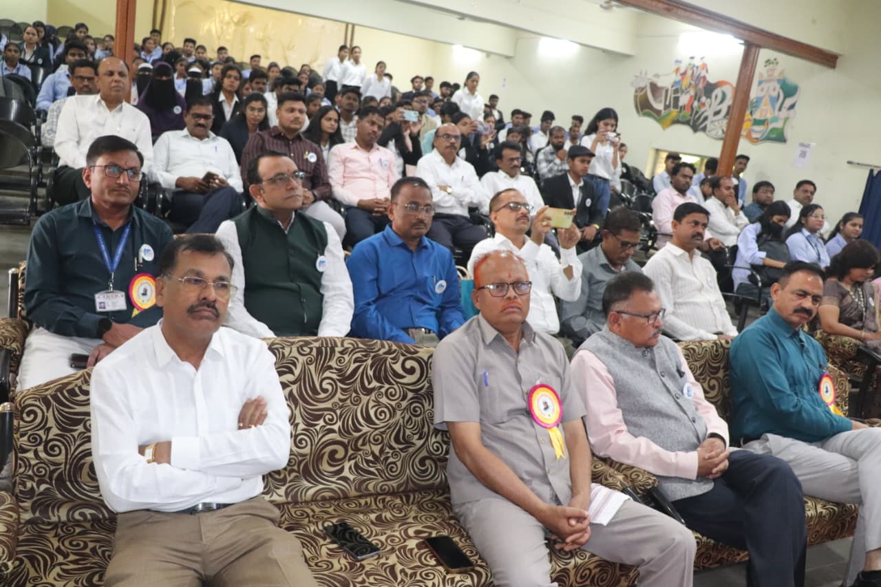 Career Katta Amravati Divisional Award Ceremony Held in Akola