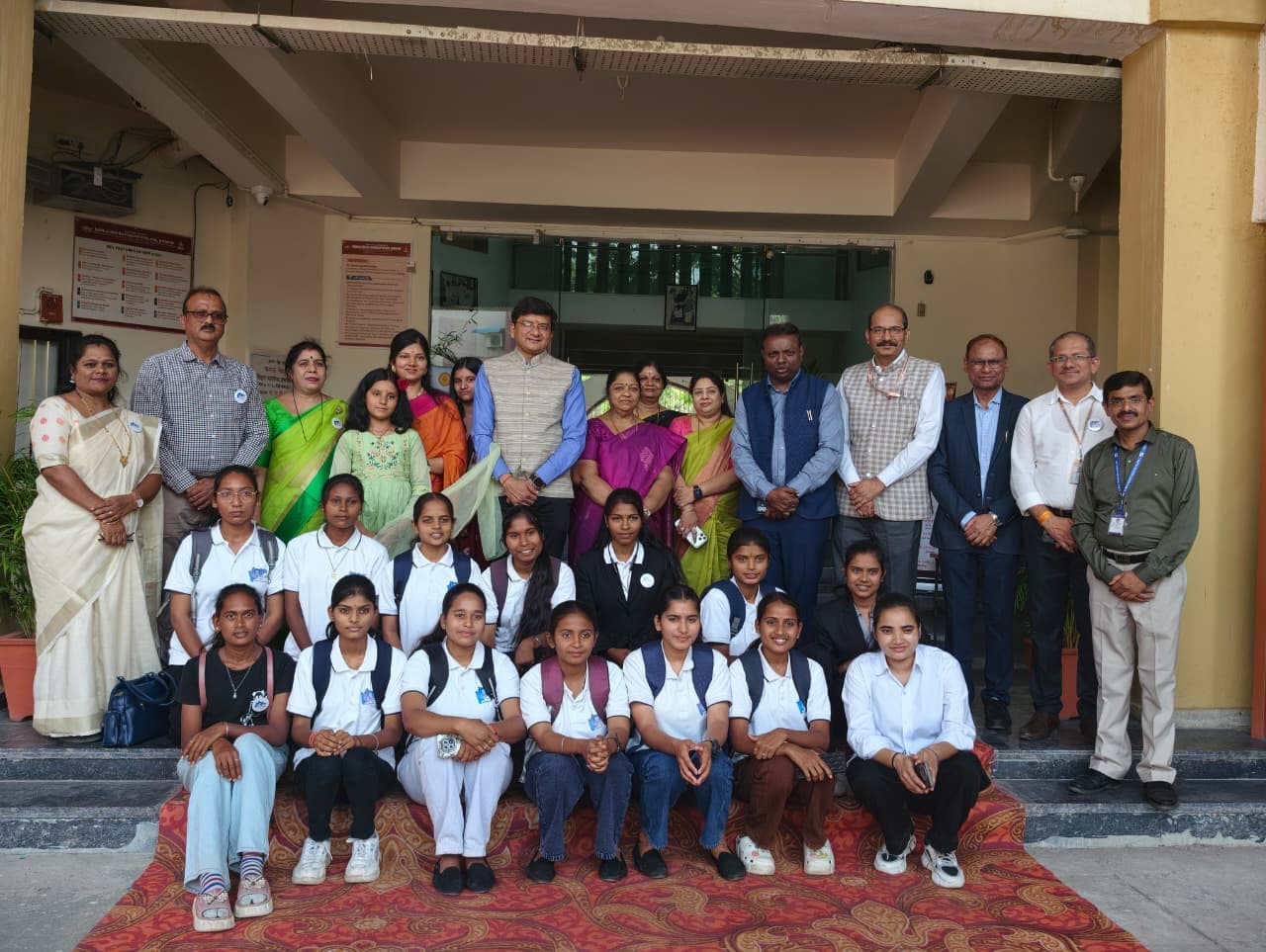 Career Katta Divisional Award Ceremony Held at Kamla Nehru College, Nagpur