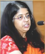 कर्तृत्वाच्या उंचीवर असूनही माणूसपण जपणारी