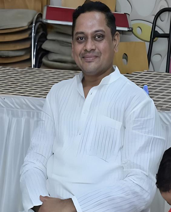 Prof.Dr. Tushar Deshmukh